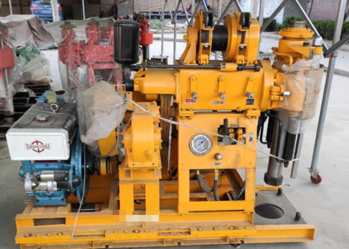 Wheels Mounted Mini Borehole Drilling Machine For Shallow Water Well Gk200