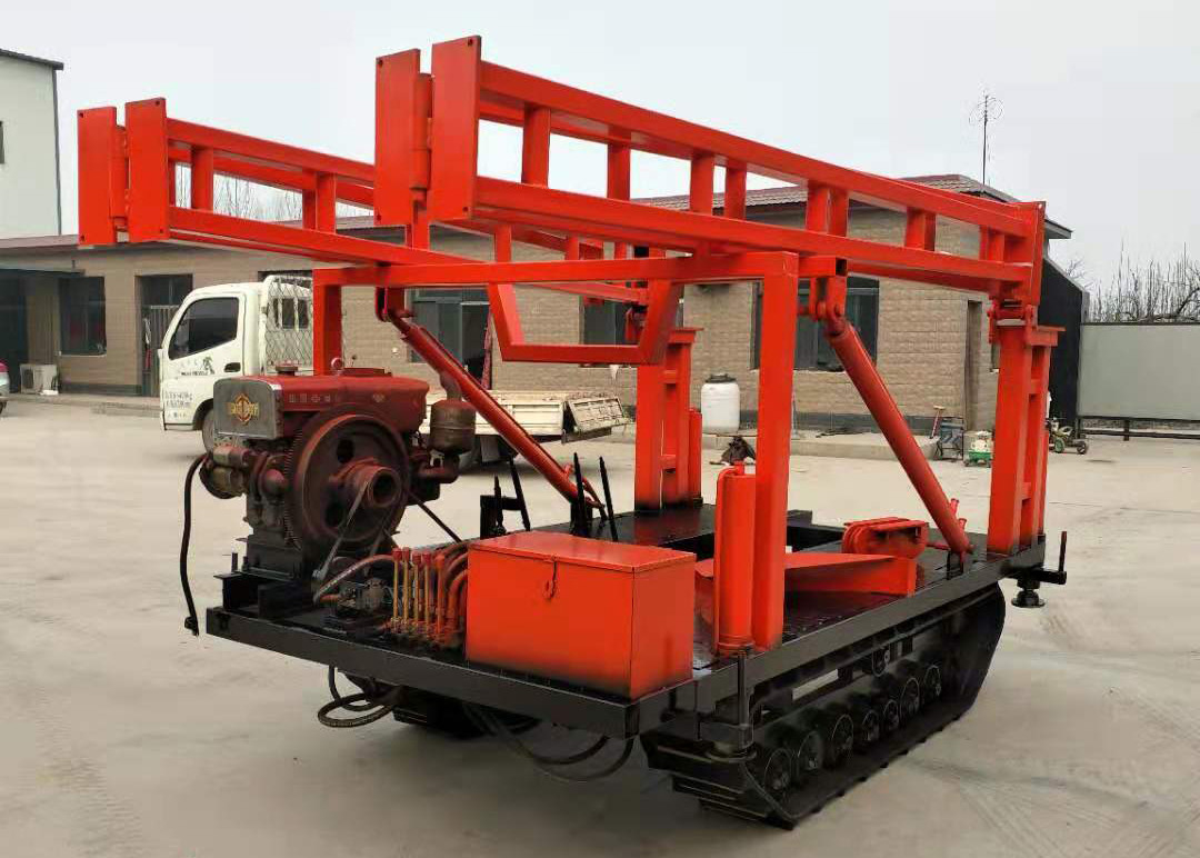 GK 200 Small Portable Lightweight Crawler Mounted Drill Rig With 295mm Diameter