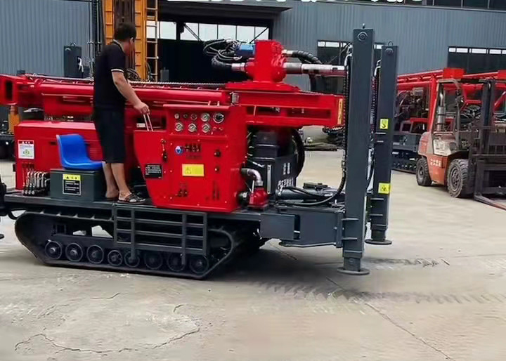 Impactor Borewell Crawler Mounted Drill Rig Rubber 140 Mm Hole Diameter